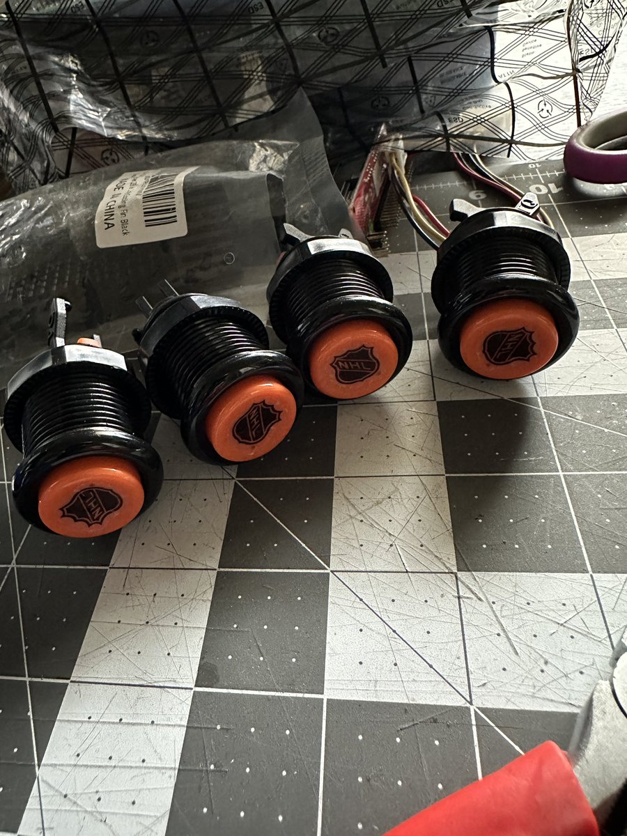 ScarletSprites's tweet photo. I got the start buttons done but I’m not totally satisfied with them.  I’d give it a C+ overall.  I may try a vinyl print like @Mid_GeekCrisis mentioned to me earlier today.
#Midway #OpenIce #Arcade https://t.co/9qoPHqxBxC