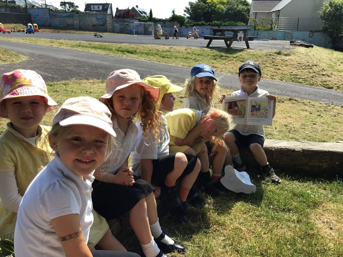 ypd_aidancampus's tweet photo. The children on Aidan Campus enjoyed lots of different activities for Empathy Day 2023. We made Empathy glasses, had a story on our log circle and had an Empathy exchange!😀 #EmpathyDay #teamypdva #dothelittlethings @Penrhyndewi 🖤💛 https://t.co/jKe8DbNiHG