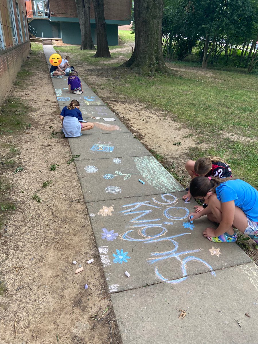 Mrs. Lynch tweet media