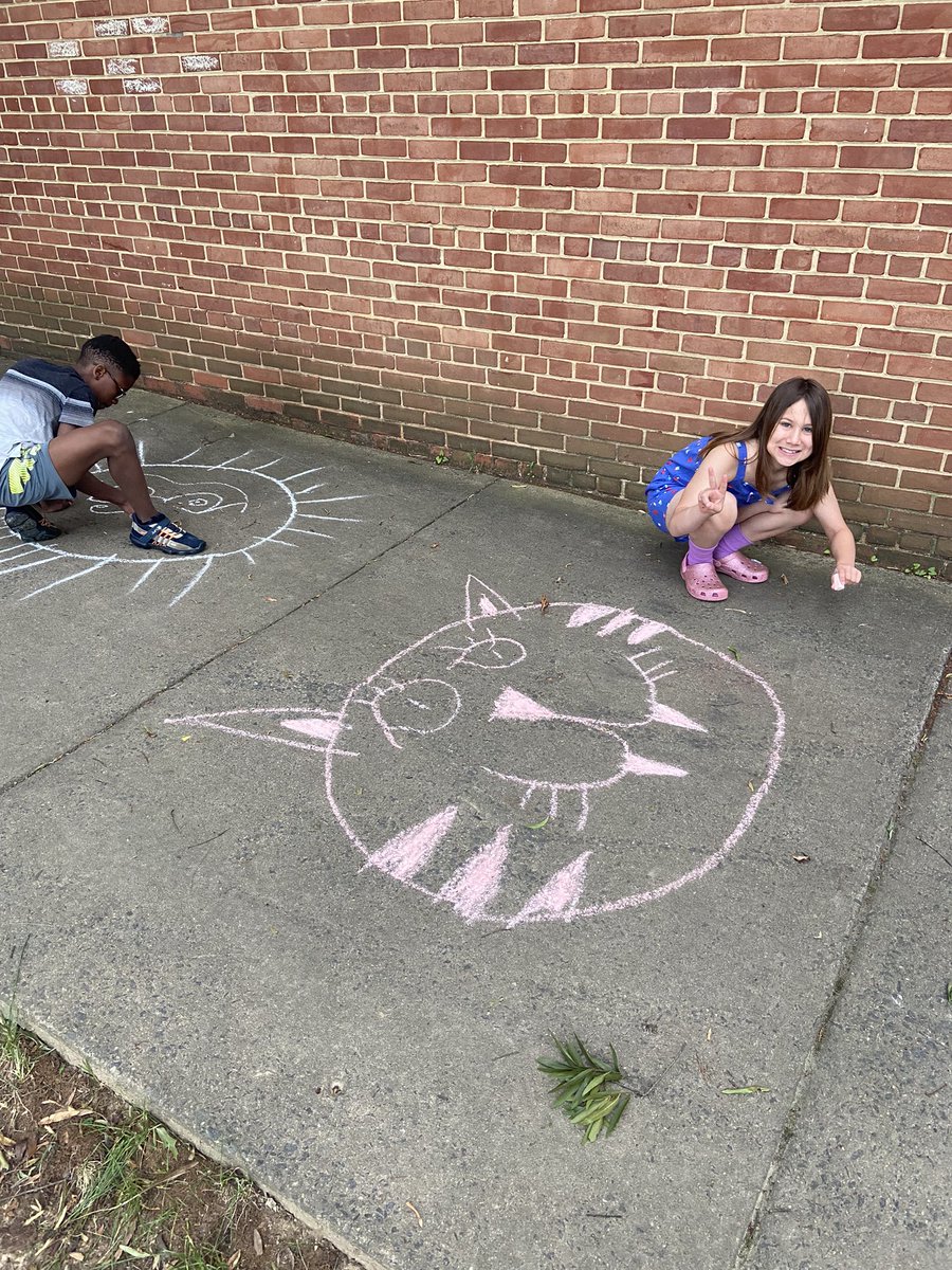 Mrs. Lynch tweet media