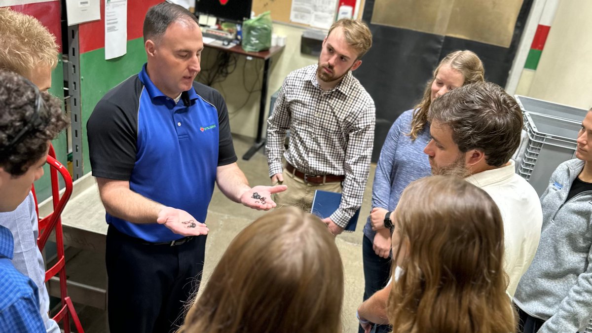 FreedMaxick's tweet image. Our MAX Interns wrapped up their third week at the firm with client tours of Apple Rubber and Western New York Energy. We swapped out our hard hats for sombreros and lunch at Mariachi De Oro Mexican Grill.

#MAXInterns #FreetoGrow