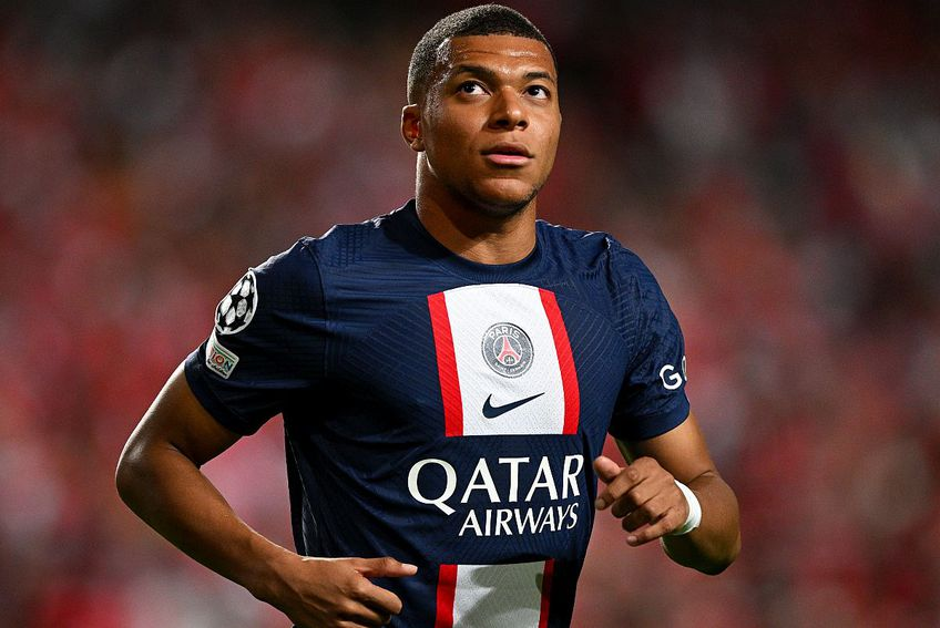 partidazocope's tweet photo. 🚨 ÚLTIMA HORA | Informa @lequipe

💥 @KMbappe le ha comunicado al @PSG_inside que no quiere renovar su contrato 

👀 El PSG le ha respondido que si no renueva, tendrá que ser vendido en este verano

📻 #PartidazoCOPE https://t.co/aN9rtO76gm