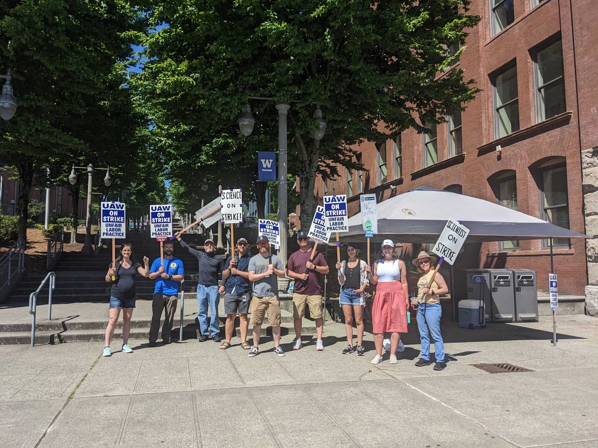 UAW4121's tweet photo. Pickets going strong at UW Tacoma! https://t.co/IKrwMdhUub