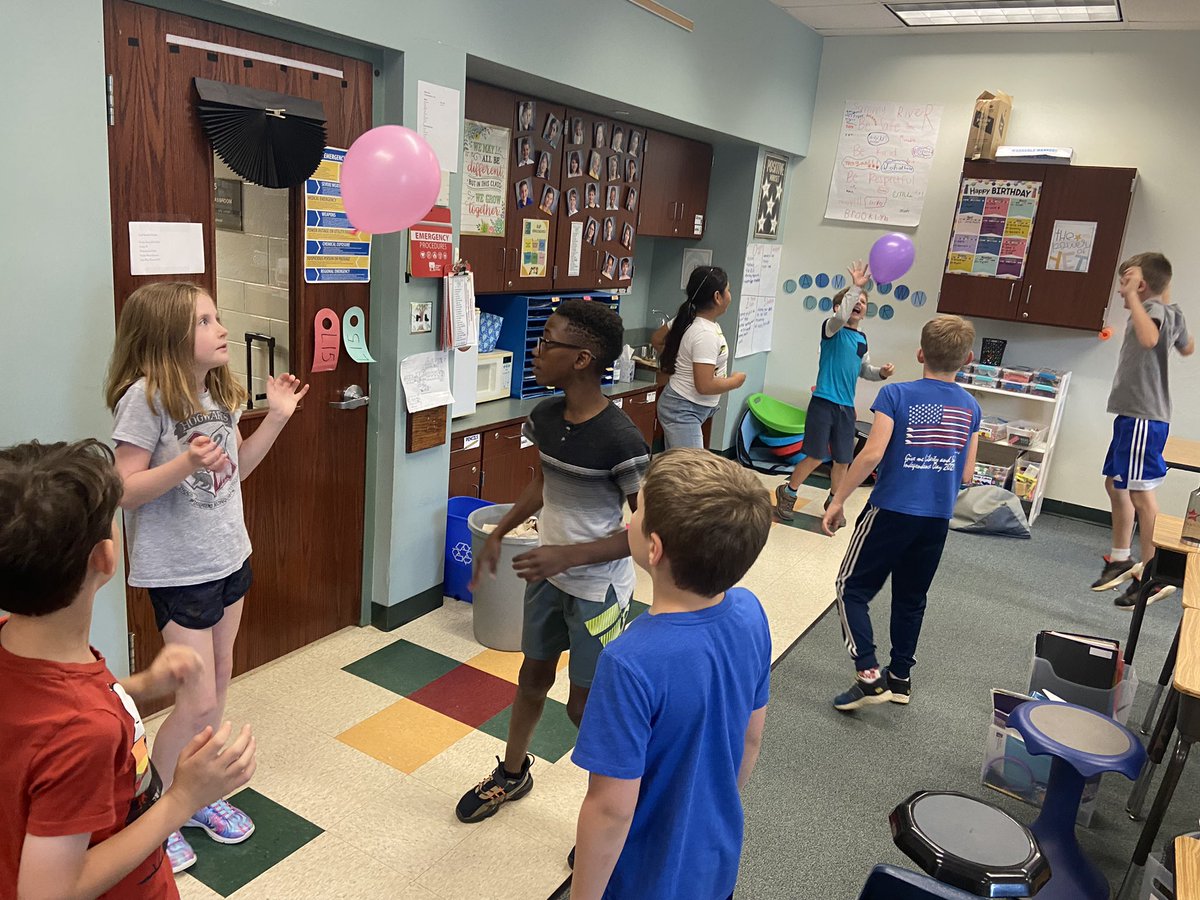 Mrs. Lynch tweet media