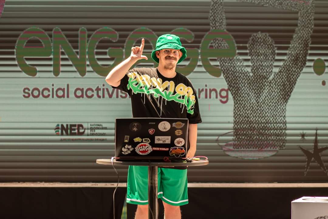 Ми беше чест и задоволство што настапував за време на регистрација на енгејџ во младинскиот културен центар огромна благодарност до моето радио <a href="/RadioMOF/">Радио МОФ</a> и до <a href="/MOFedu/">YouthEducationForum</a> за поканата