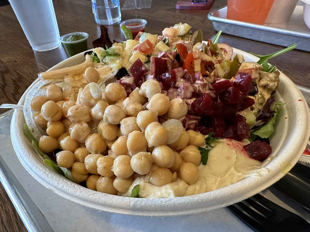 Surprisingly tasty meal at <a href="/SajjStreetEats/">SAJJ Mediterranean 🌴</a> in Mountain View today. Super fresh.