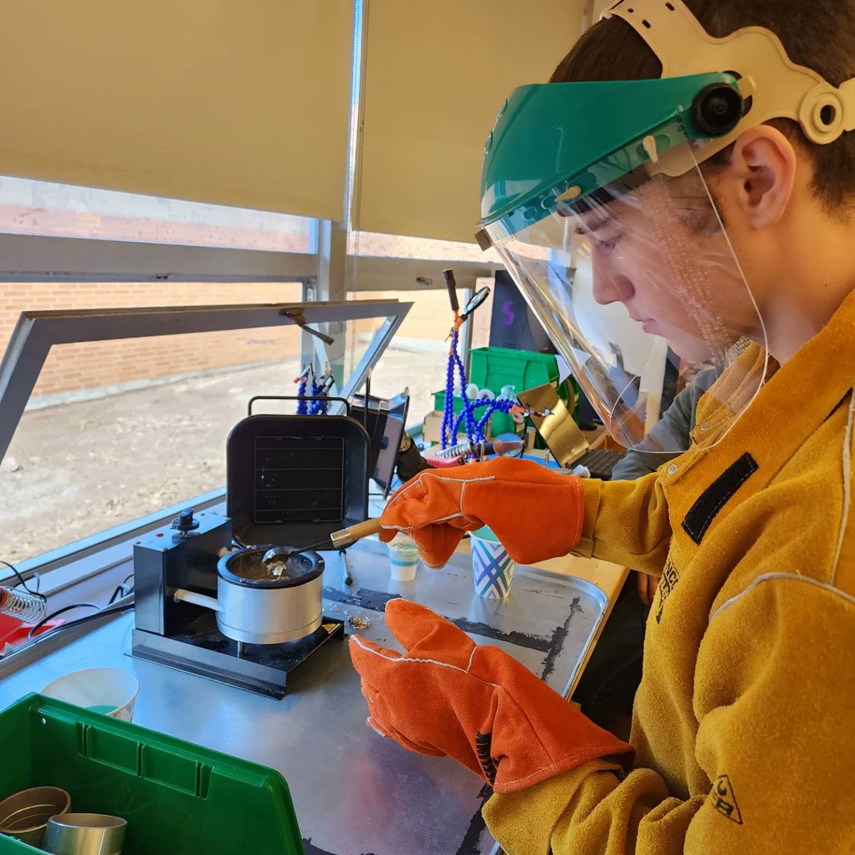 Sunset Tech tweet media