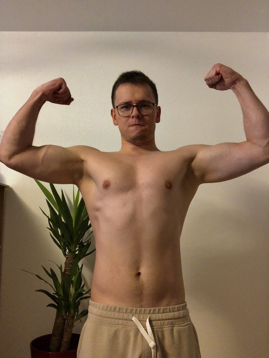 M10Pepper's tweet photo. Nach langer Zeit lass ich mal von mir hören auf Twitter 👀

Seit einem Jahr habe ich meine Ausbildung angefangen und Gym durchgezogen.

Hier ein kleines Update: https://t.co/0VYtrcpvW7
