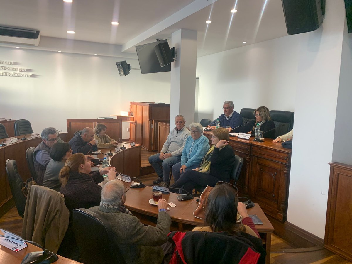 Con la participación de integrantes de la comisión directiva del grupo de docentes jubilados "José Pedro Varela", sesionó la Comisión de Salud y Medioambiente.

#JuntaDepartamentalDeFlorida 
#lajuntadetodos