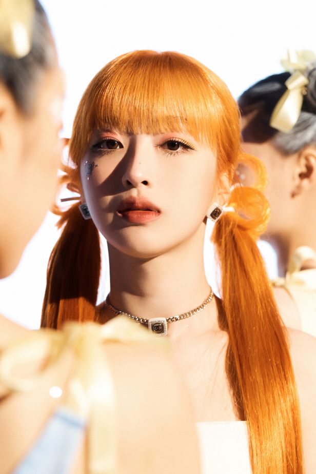 LoveGlowberry's tweet photo. — Adora sobre #BTSy su 10º año:

"Grabar con los miembros fue una serie de momentos divertidos y de aprendizaje. Una vez grabé con ellos solo, todos cantaron tan bien que la grabación terminó rápidamente y fue aprobada por el sello justo después".

@BTS_twt https://t.co/BdeLfWhGZG