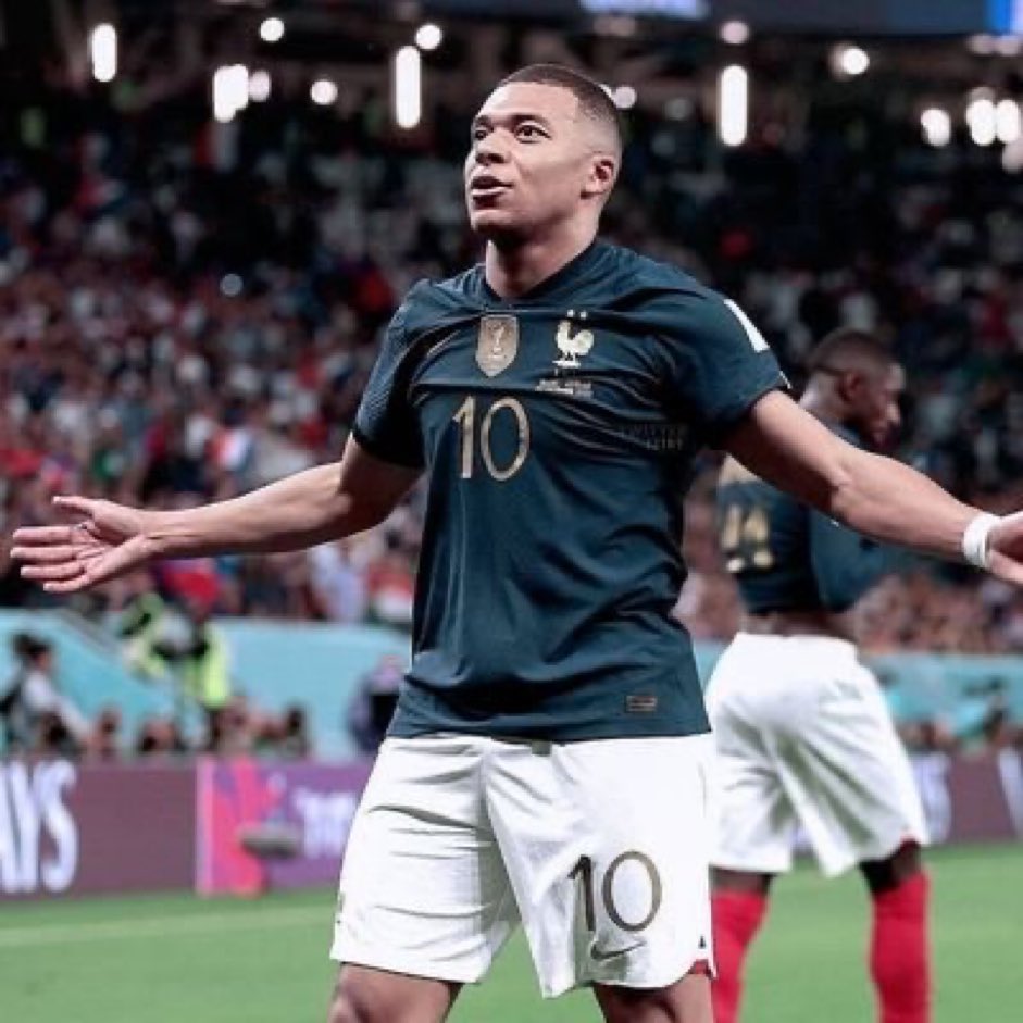 PurelyFootball ℗ tweet media