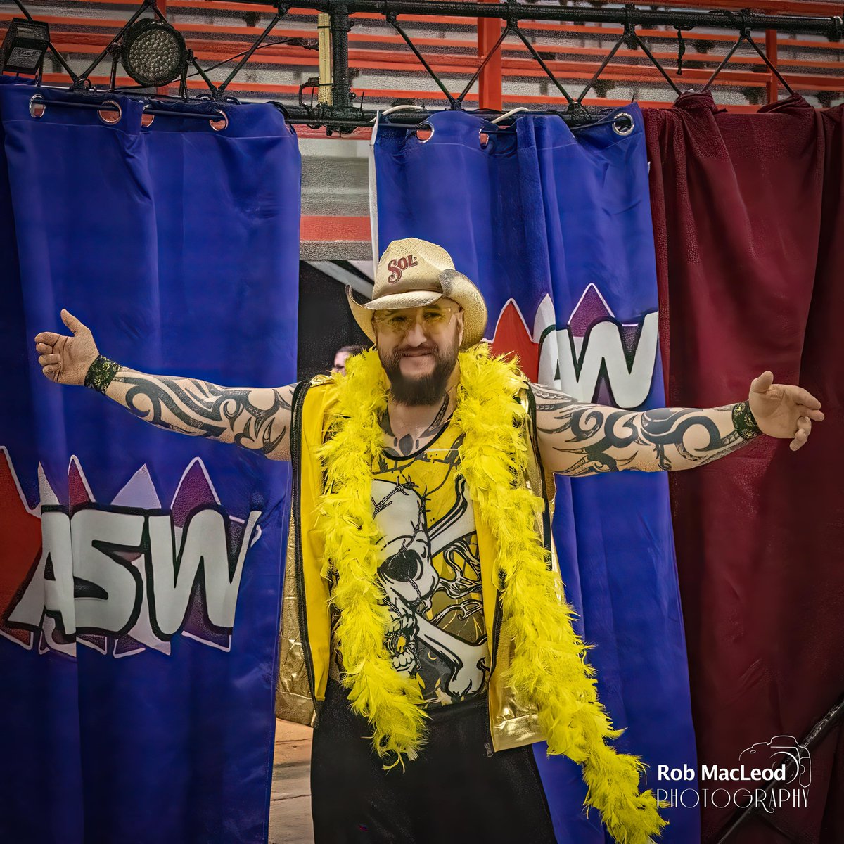 ASWCANADA's tweet photo. From the @CloverdaleRodeo on May 20, @mattbronsonprow and @CodyTKOSmith clashed in a battle of the tough guys

After a vicious shoulder block on 'TKO' sending him to the outside, Branson capitalized and took the W for his first singles victory in ASW! https://t.co/GiYCcwliQE