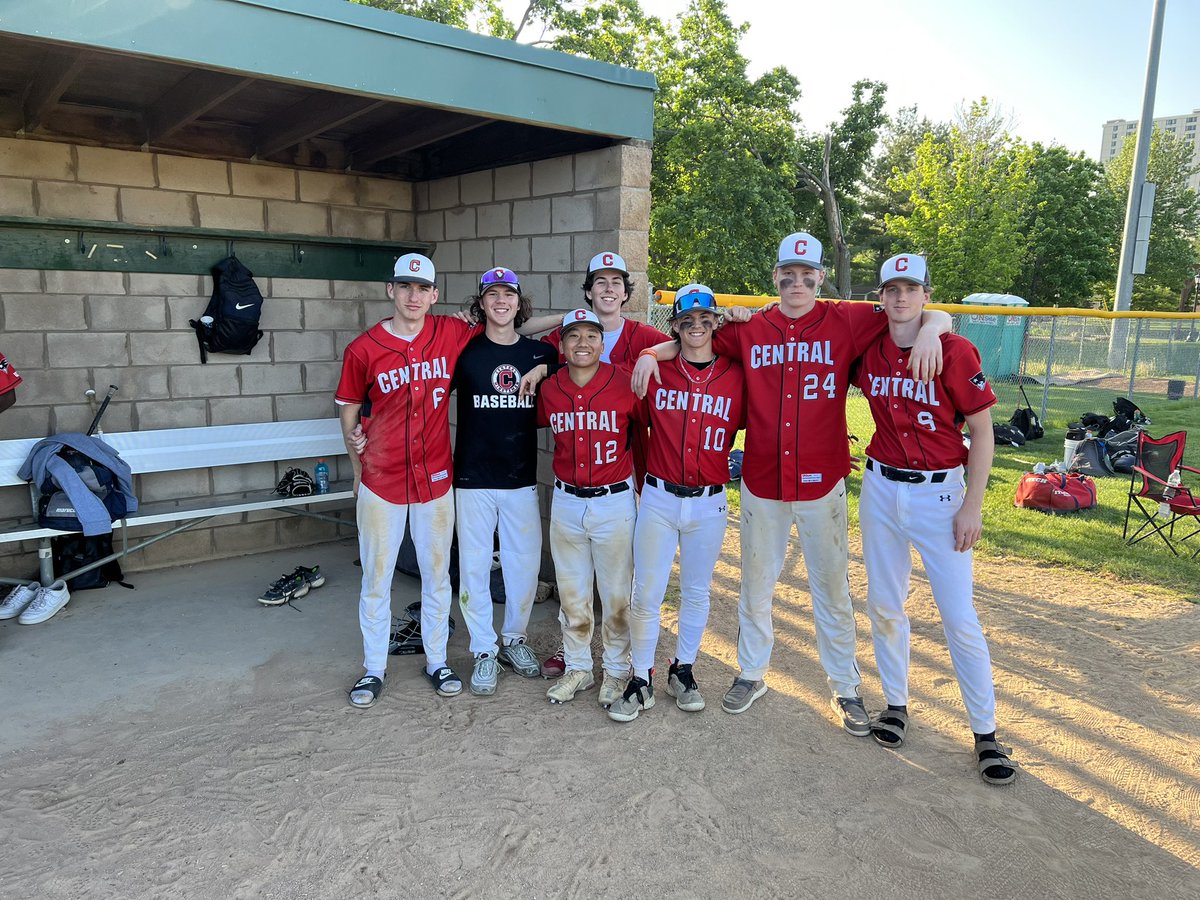 Congrats to our Seniors and they get their diplomas tonight! Cole Spitzer, Peyton Vang, Hank Acker, Ezra Harris, George Einen, Ben Olson and Alexander Jacobson  <a href="/SpitzerCole/">Cole Spitzer</a> @benolso09343796 <a href="/BeastHenrys/">hank</a>