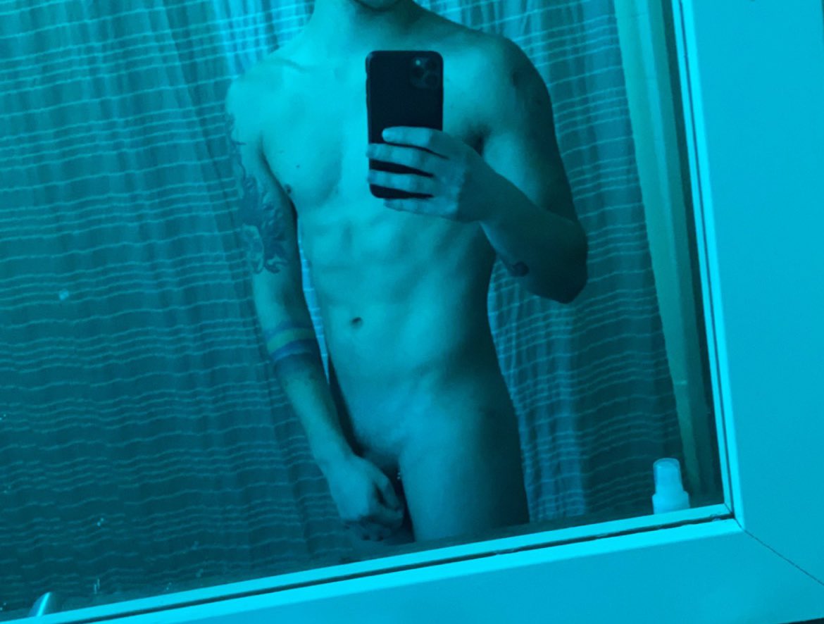 4evertwink's tweet photo. 🦋💙🥶 https://t.co/UsirFTJbT3