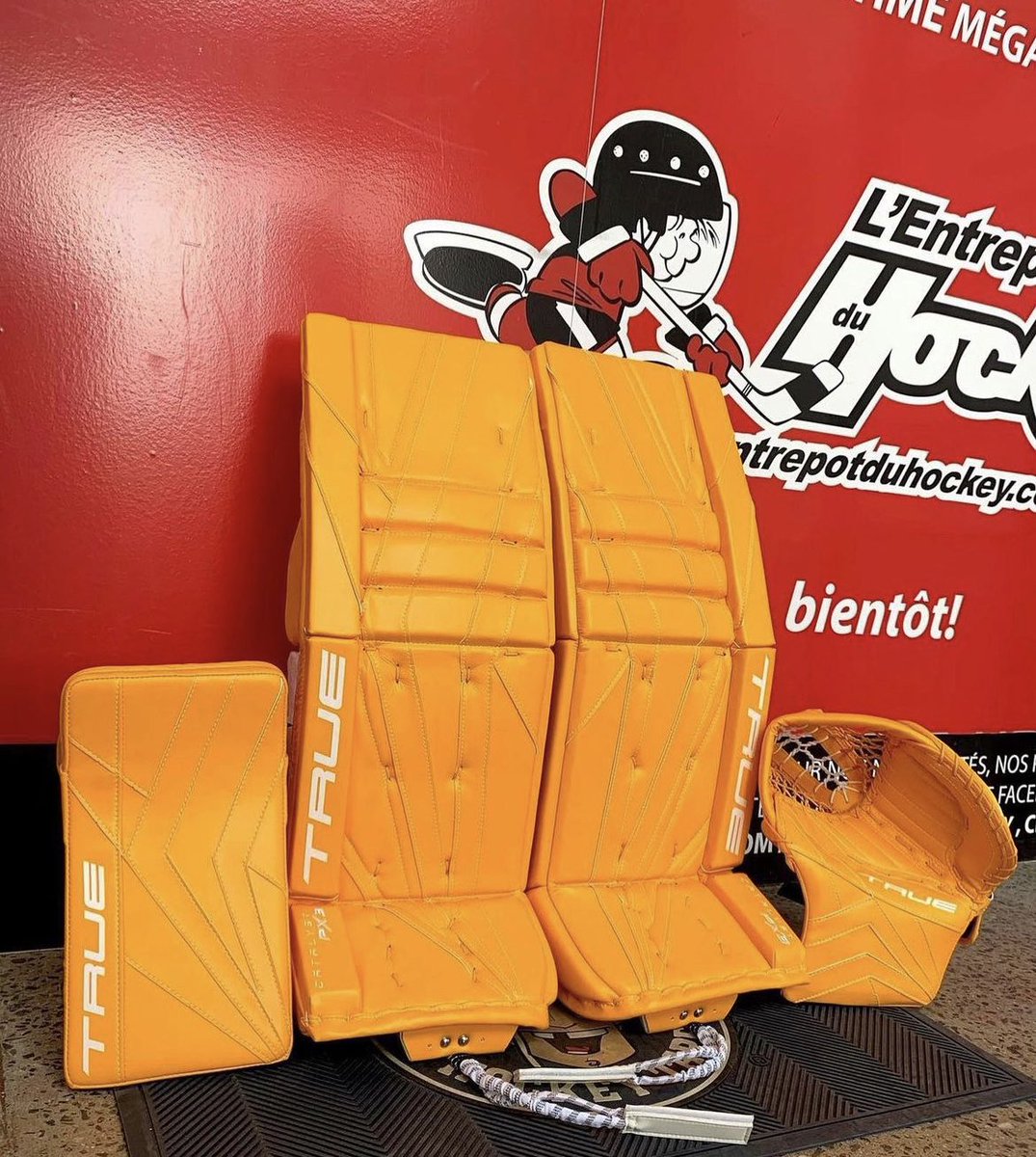 First goalie you think of when you see these pads… 🤔