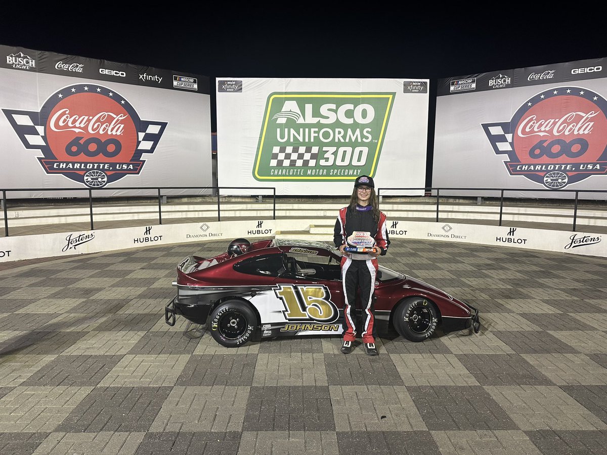 USLegendCars's tweet image. Alison Johnson proves the outside can work! She beats Killian McMann by 3 one thousandths of a second to win the Round 1 Outlaws #CookOutSSO race!
#USLCI | @CookOut