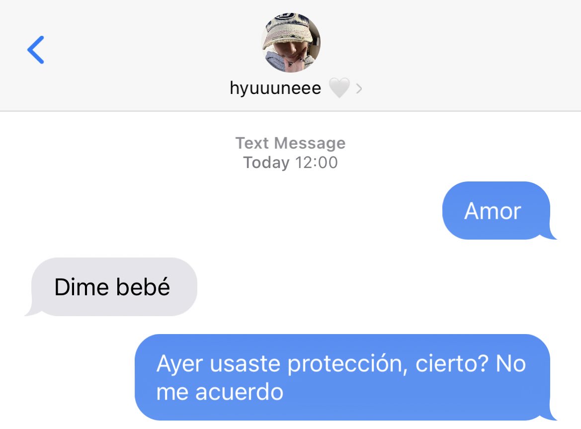 yongb08's tweet photo. #Hyunlix two tweets au 

• “¿Lo usaste anoche?” • https://t.co/NNpmSs9aac
