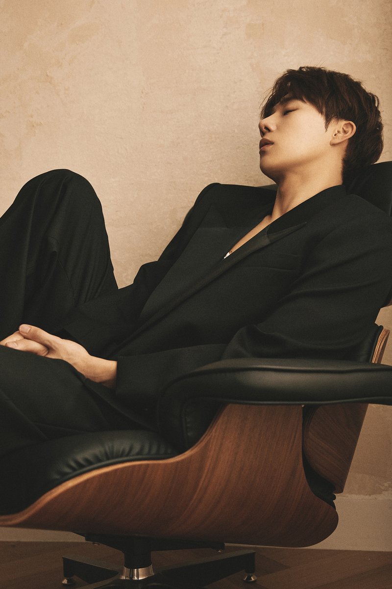 KSK_official's tweet photo. 김성규 (Kim Sung Kyu) 5th Mini Album 
[2023 S/S Collection] Concept Photo #2 ❤️
　
2023.06.28 6PM (KST)
　
#KimSungKyu #김성규
#2023_SS_Collection #Small_Talk https://t.co/7U7ncUj8cg