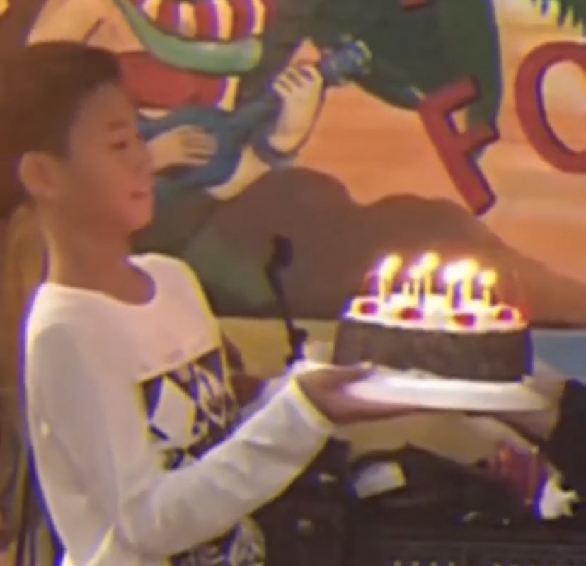 khunnnu_nt's tweet photo. I wish you a bright future, I hope you live like the sun, bright without sadness, forever unhurt, I hope you can be happy for the rest of your life, keep your own sincere heart. I wish you a peaceful life 🎂✨��

13 June Blessing Gemini
#19thSunshineGEMINIDay https://t.co/z7uWE0itfg
