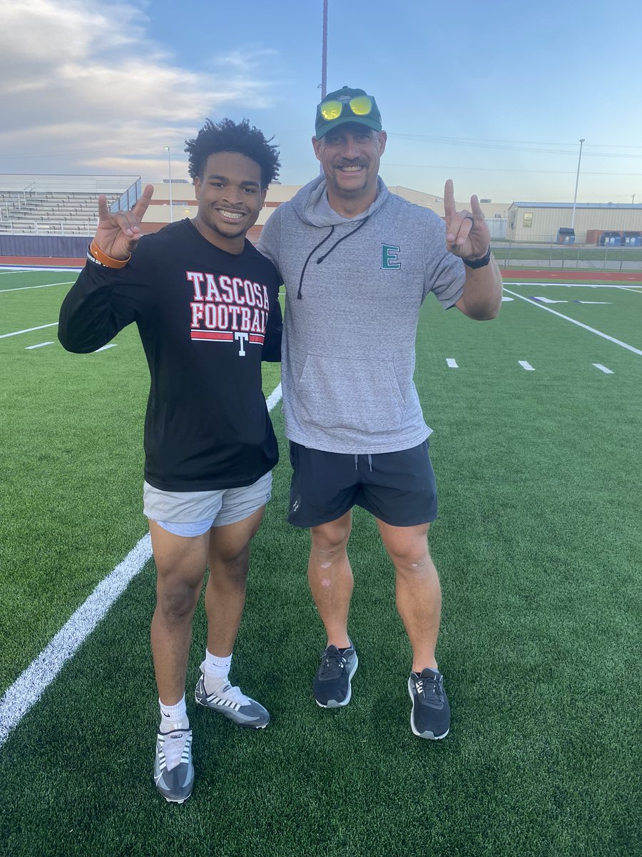 After a great camp and talk with <a href="/CoachKelleyLee/">Kelley Lee</a> I’m blessed to receive an ⭕️ffer from <a href="/ENMUFootball/">Eastern New Mexico University Football</a> 
<a href="/THS_FB/">Tascosa Football</a> <a href="/osoukup/">Oliver Soukup</a> <a href="/JVNYLFILMS/">JVNYL FILMS</a> <a href="/ScottHood63/">Scott Hood</a> <a href="/PrepRedzoneTX/">Prep Redzone Texas</a> @JasonIsbell