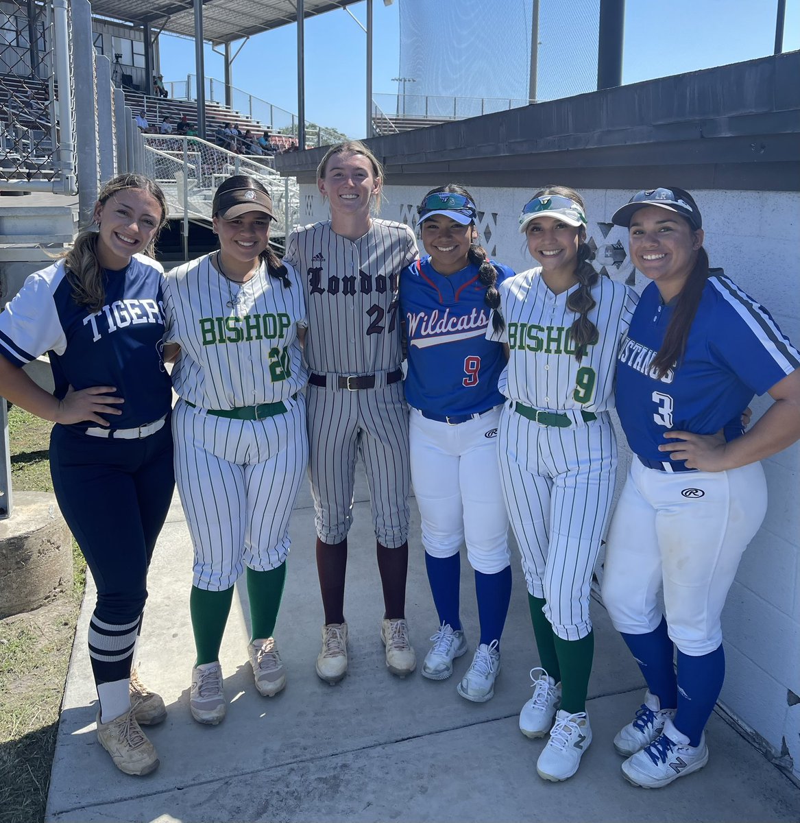 4th year in a row we have won the CSE Tx State/SW Regional showcase. 40+ teams. Great competition and event! Fought injuries and missed all our seniors that headed home early for the CBCA All Star game but got the job done! 
Thank you to the coaches that came to see us play.