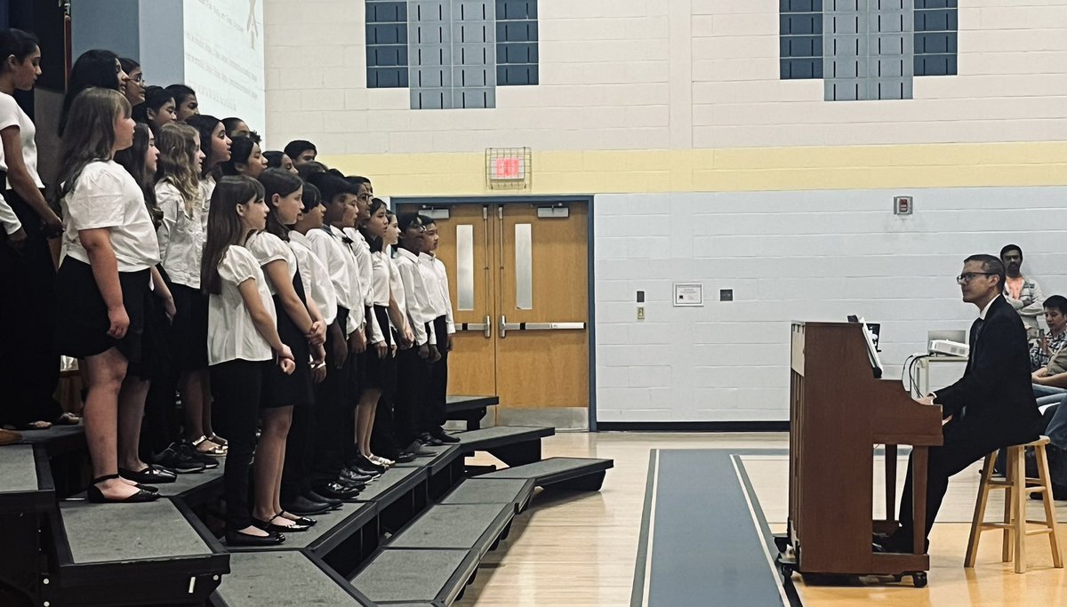 Singin’ and Stringin’ with Constable’s choir and string ensemble! A great performance conducted by Mr. Suhr and Mrs. Dawidowicz. 🎶