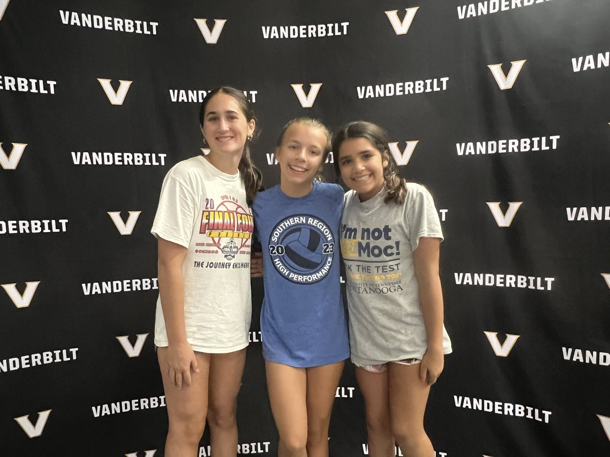 @baylorvb players getting better @VandyVolleyball camp.  Thank you @VBDers and coaches for a great day! Looking forward to tomorrow. #WeAreBaylor #AnchorDown