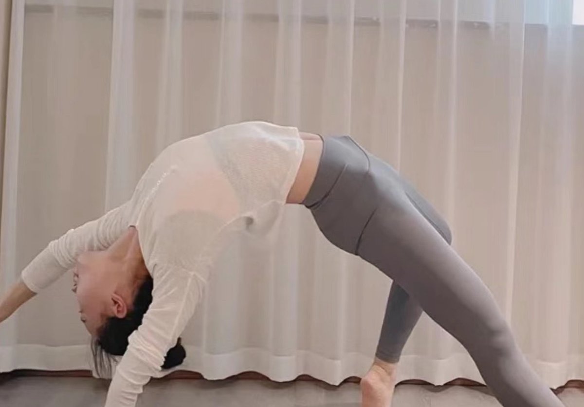 tiensvictor's tweet photo. A better life starts with yoga https://t.co/LHTH6zcZUZ