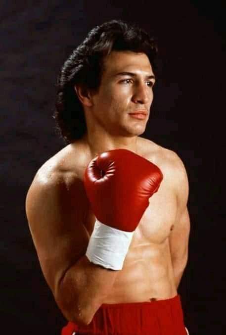 SteveSPORTTalk1's tweet image. Hypothetical Match-UP  "The Pazmanien Devil" 👹 @5XPAZ  (50-10, 30 KOs) vs. Ray "Boom Boom" 💥 Mancini (29-5, 23 KOs)?? 🤔 Both Boxers Brought the Energy But For sure. The (5-Inch) Reach Advantage for PAZ would be the Difference 🥊👊 what ya say #BoxingTalk #BoxingFamily