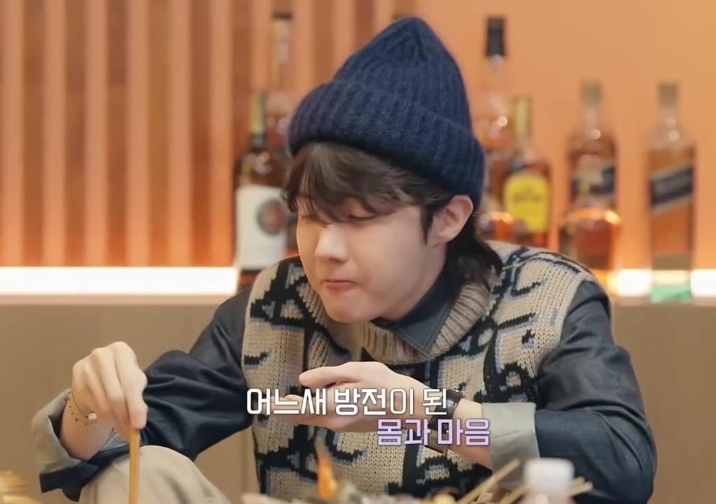 dailysoftHobi's tweet photo. D-492
My cutest bean 🥺
Love u J-HOPE
#훈련병_정호석_자랑스러워
#부대마저_햇살가득_제이홉
#제이홉_전역까지_기다릴게
#JHOPE #HOSEOK #Hobi #JungHoseok #BTSjhope #방탄소년단제이홉 #jhopeBTS #방탄소년단jhope #제이홉 #호비 #정호석 #UntilWeMeetAgainJHOPE https://t.co/dIYTZxGPyi