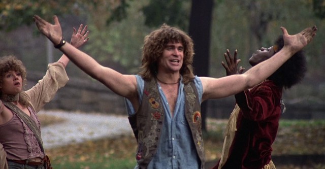 Treat Williams was such a vital, effervescent screen presence. Last summer, I really enjoyed revisiting HAIR, which he's incredible in & the reason why that ending hits as hard as it does is because of Williams. This is a true loss. Condolences to those who knew & loved him. #RIP