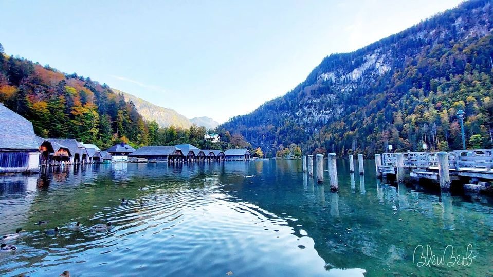 Königssee - Berchtesgaden National Park, Germany 📷
.
.
.
#königsee #germany #berchtesgadennationalpark #berchtesgaden #europe #traveler #traveldestination #traveling #lake #beautifuldestinations #beautifulviews #naturelovers #enjoylife #german #jerman