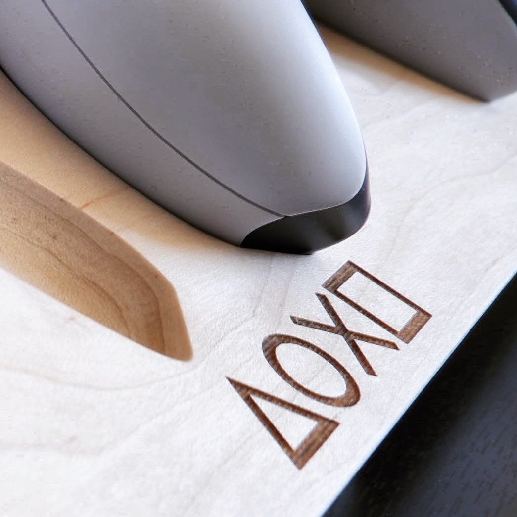 geekmadedesigns's tweet image. What would you etch on your controller stand? 

#customcontroller #laseretching #controllerstand #gamingsetup