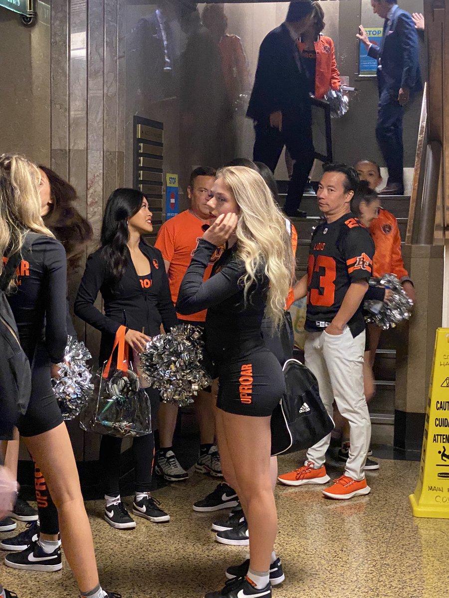 Today, Chinese seniors fought their hearts out outside city hall to stop luxury condos from being developed at #105keefer. Meanwhile, while the most divisive gentrification project in Vancouver moves forward, mayor @KenSimCity decided to spend his day with BC Lions cheerleaders.