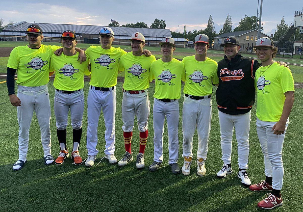 ESteelheadsBall's tweet photo. Amazing moment &amp; memory to celebrate during our 10yr anniversary. Multiple OG’s from the inaugural season. #Pr1de https://t.co/ZtMj4yGYNU