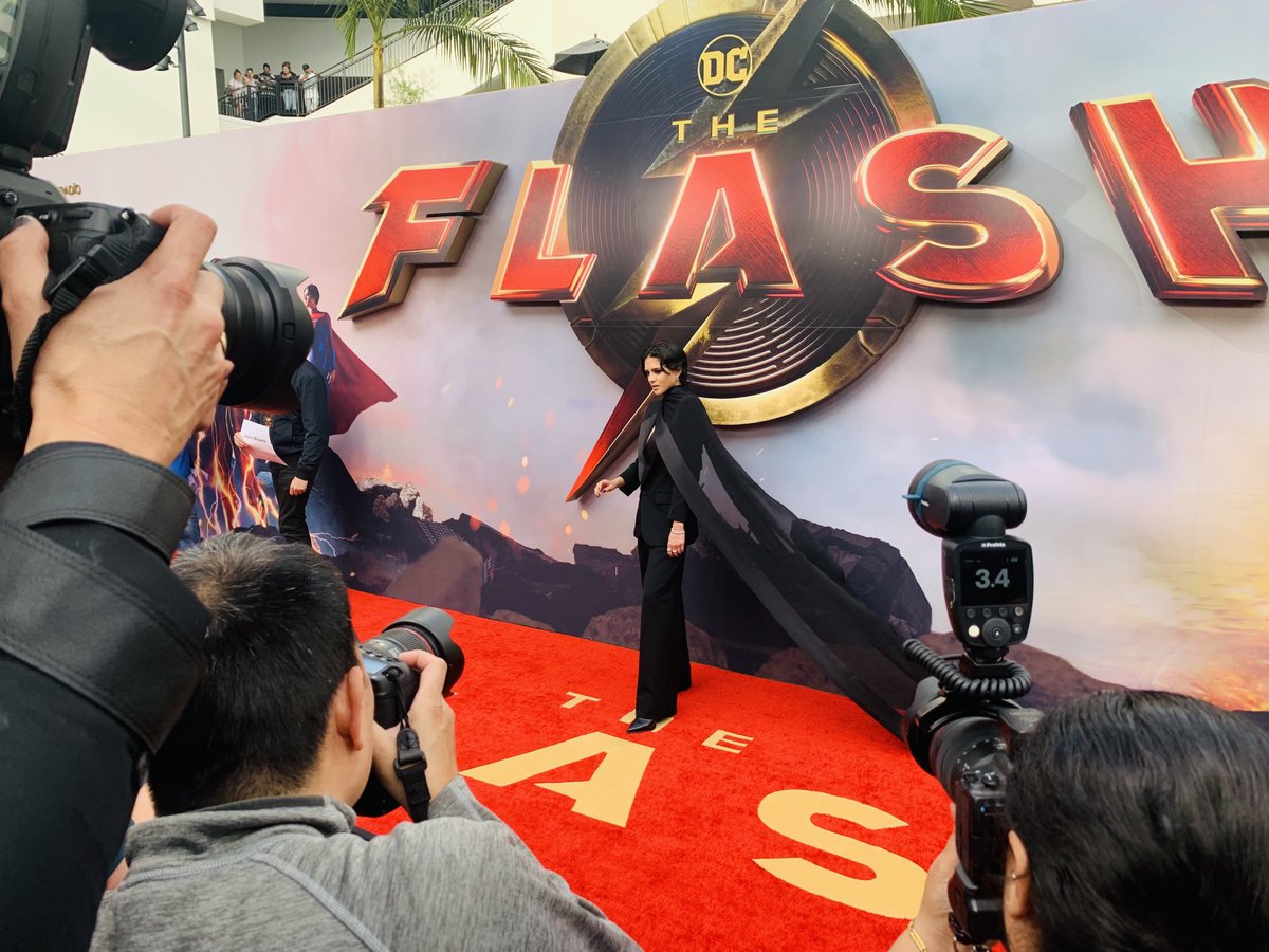 #sashacalle commands the red carpet during The Flash premiere. #TheFlashMovie