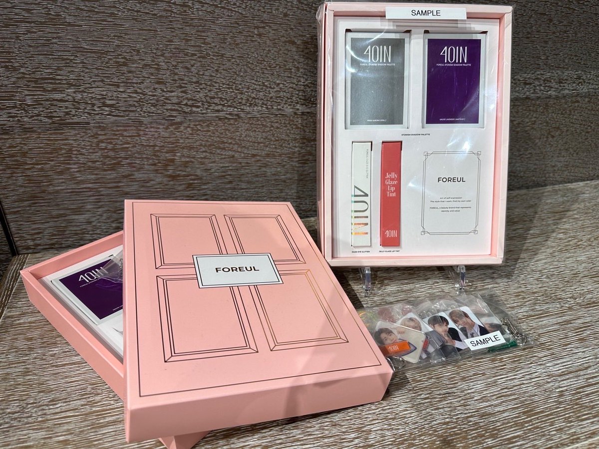 busandepart_jp's tweet photo. #MOA の皆様✨✨
#FOREUL × #TXT
KIRAKIRA MAKE-UP SET 発売中です🌼
普段使いしやすい色味のアイシャドウやグリッター、リップのセットになっております🎁🤍
グリッターは5種類の中からお好きなカラーを1つ選ぶことができます🥰
アイメイクもキラキラにしてこの夏を楽しみましょう🌞 https://t.co/Ke4f0gUCfP