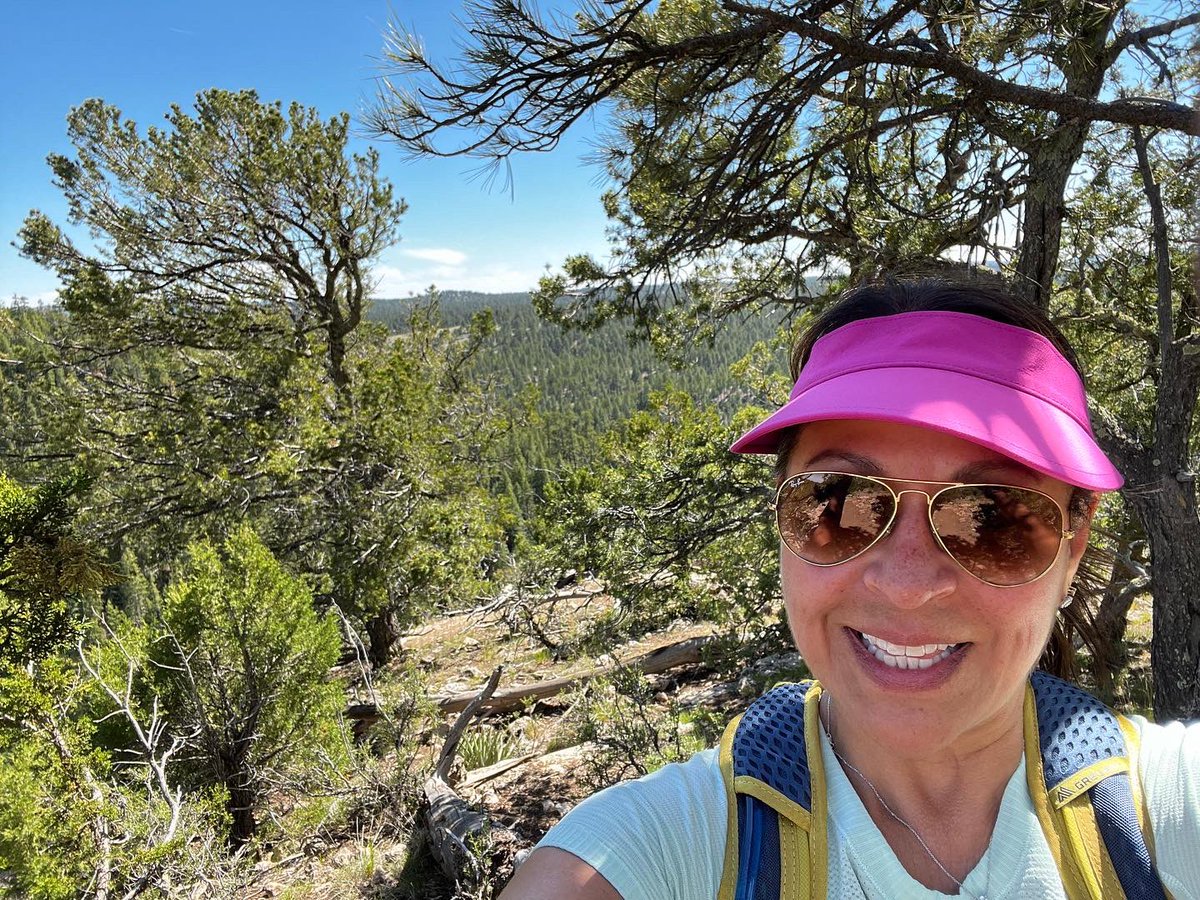 TM_10tori's tweet photo. Enjoyed a weekend North to visit #nonprofit partners who do so much for our #customers &amp; #communities. Special thanks to @APS_Janet who truly is a gem &amp; makes a difference every day on behalf of @apsFYI  - pics from weekend hikes amongst the beautiful pines &amp; aspens #AZAwesome https://t.co/SRkxkigKwJ