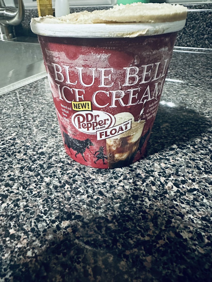IT COMES IN PINTS!!! 🤤🤤👏🏼✊🏼

Kept seeing ads for it, wasn’t sure it was real.
Tonight, post workout reward is a few spoonfuls of this BAD BOY!! 🖤🍦
#BlueBellIceCream #DrPepper #nomnomnom #foodie #Scream4IceCream 😱😂