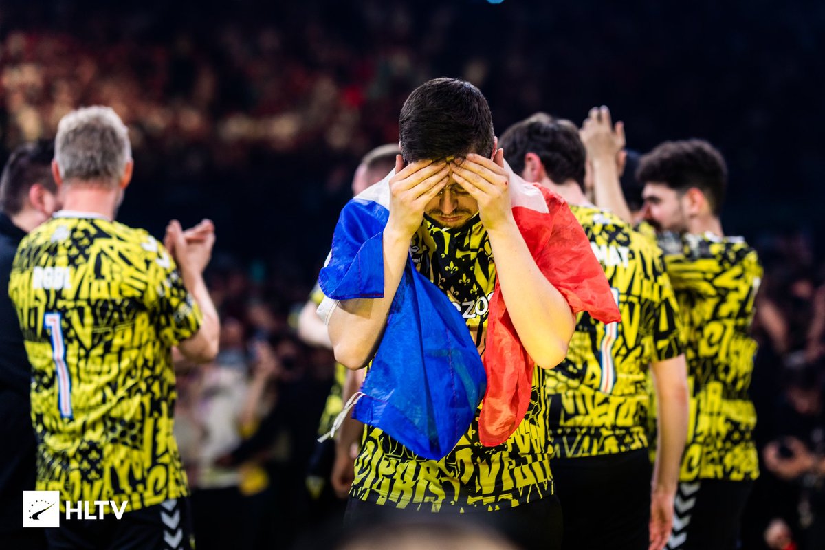 Vitality_apEX's tweet photo. Thanks everyone for this amazing season. Rest needed but then we want more trophies this year.
Love you all ❤️❤️❤️ https://t.co/Ebec2bithm