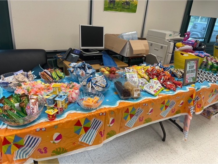 MrsWhitCPM's tweet photo. Thank you to our amazing CPM PTA families for taking such good care of us!!!  #appreciation #ourptarocks #thankyou https://t.co/rohFkWU5DT