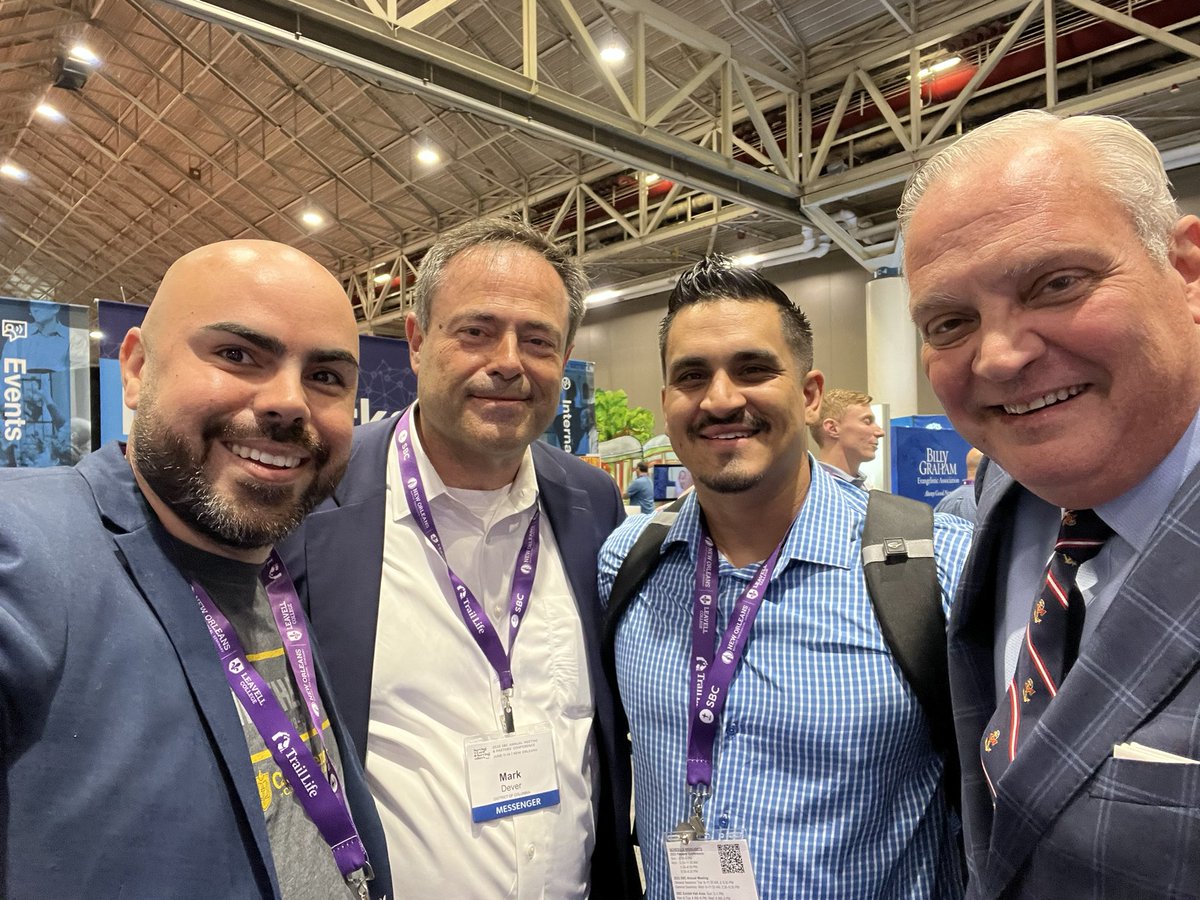 luissoto08's tweet photo. Siempre es un gozo poder celebrar junto a nuestra familia Bautista de Sur en nuestra convencion nacional anual.
#JUNTOSSOMOSMASFUERTES
#SBC23
#CIBSPR https://t.co/gc7QyzdwIp