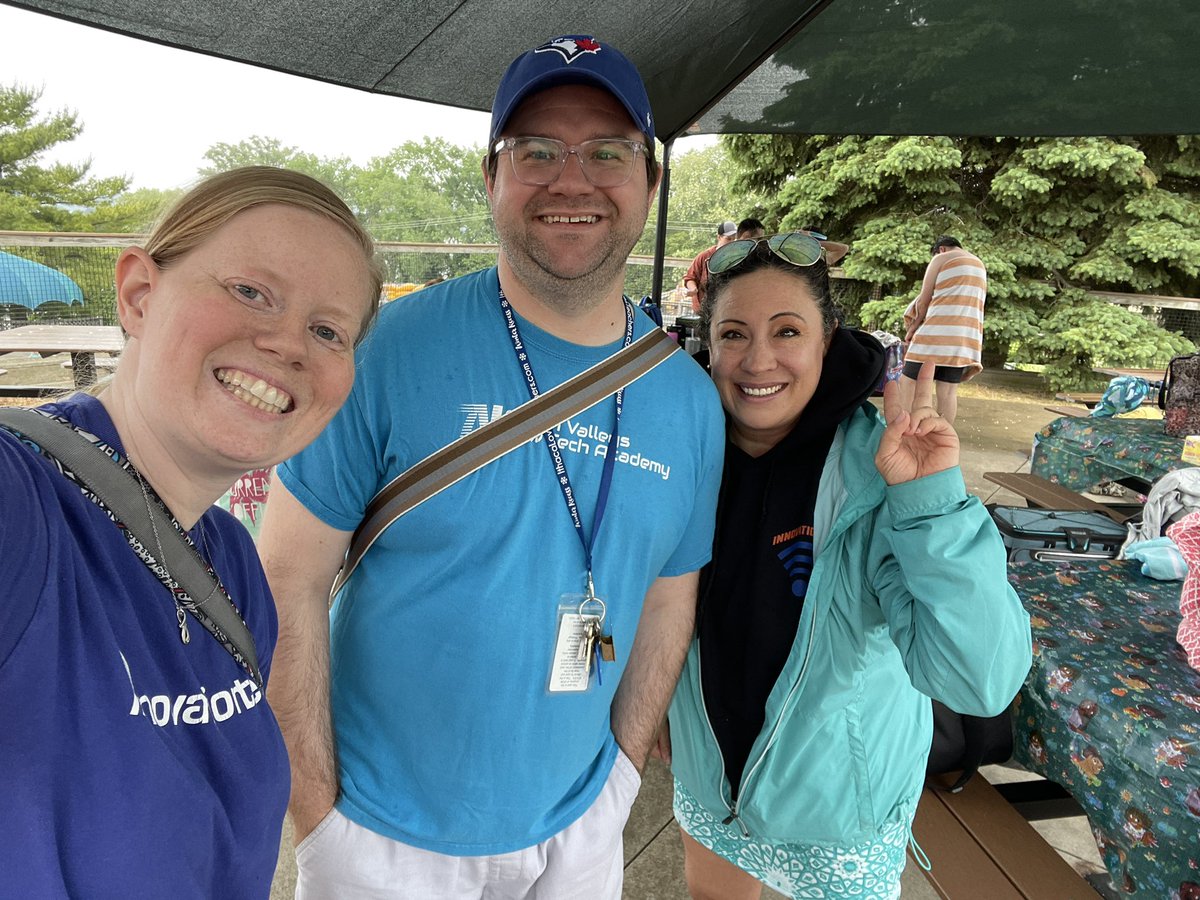 MFitzTeach's tweet photo. Even though it was wet #physebra took @seabreeze_park by storm! Happy summer my juniors! #pbl #thisishowiroll #ilovemyjob #iteachalgebra #algebra2 https://t.co/iZVyOSF4nI