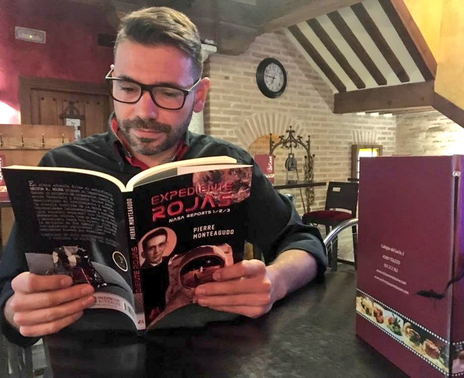 #Toledo un ambiente lleno de historia y una gastronomía insuperable te esperan en:
#Restaurante «LA CAVE» Ven a disfrutar y aprovecha para descubrir el secreto mejor guardado del viaje a la Luna #ExpedienteRojas @ElUniversoM <a href="/ViasLiterarias/">Fernando Cotta Escritor</a> <a href="/BarriosdeLetras/">BarriosdLetras</a>  <a href="/lacavetoledo/">Restaurante La Cave</a>