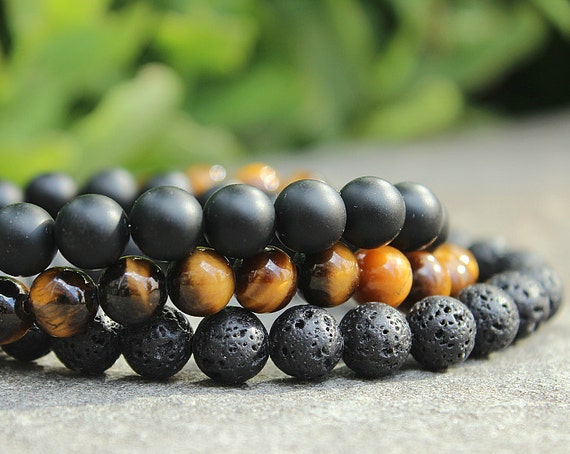 ManAndStone's tweet photo. Mens Onyx Lava &amp; https://t.co/vSVIPrLe0G via @EtsySocial #etsygifts #etsyfinds #Giftforsongifts #mensbeadedbracelet https://t.co/N7JhiGXzaU