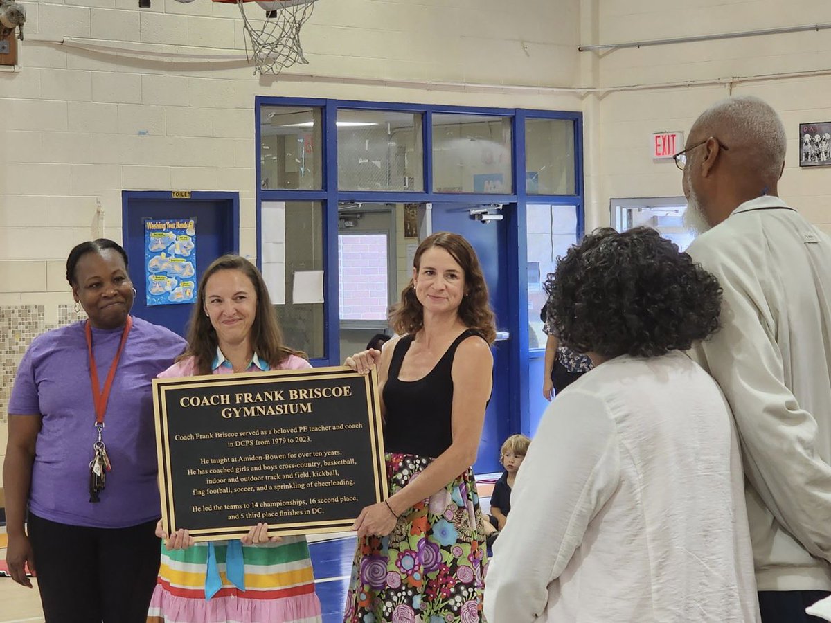 Thrilled to join the entire @AmidonBowen community to celebrate &amp; thank Coach Briscoe for his storied 44 year career at DCPS! He leaves an incredible impact on young people, 14 championships, &amp; now… the gym will forever be named in his honor! Thank you Coach Briscoe!