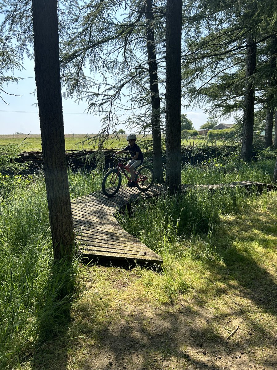 Red group had an exhilarating afternoon mountain biking through the Lineham Farm woods!