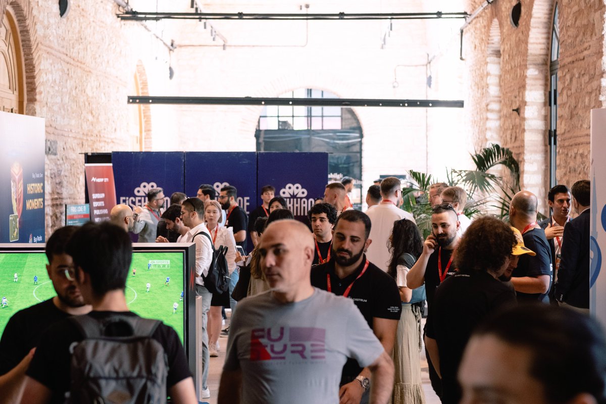 FANS LOVE IT! tweet media