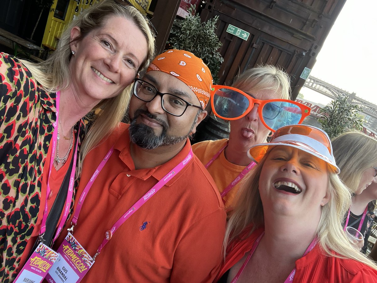 mazdoeslinkedin's tweet photo. Highlights from day one in Newcastle. 

@CurlyClay @catchdesignsmgt @mguruuk @Plumelladevine @cgritmon 

#Atomicon https://t.co/0YJdX4wEx4