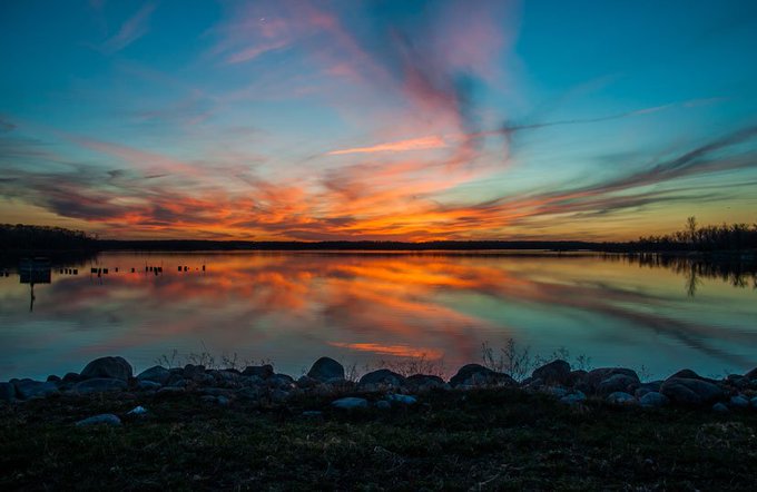 Night Leonard  
May you see home soon 
You are not forgotten 
Turtle Mountain Indian Reservation,North Dakota
#FreeLeonardPeltier @POTUS 
@VP @SecDebHaaland 
@WHCOS @PressSec 
#INDIGENOUS #TAIRP